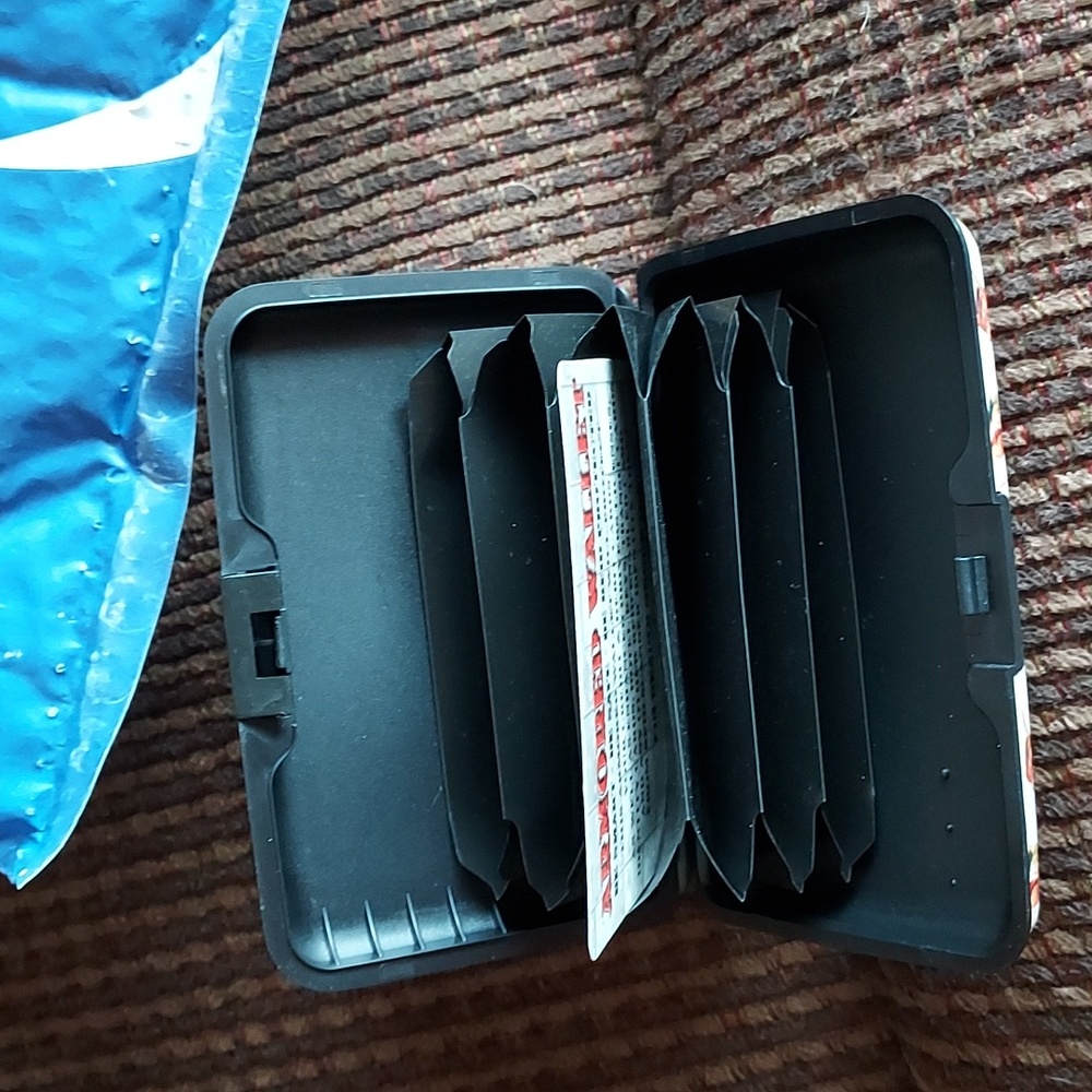 Armored Wallet - Picture 2 of 2